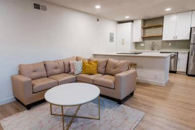 Main picture of 2600 Penny Ln