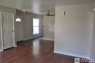 Main picture of 713 Gordon Smith Blvd