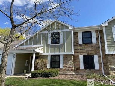 Main picture of 458 Thornhill Ln