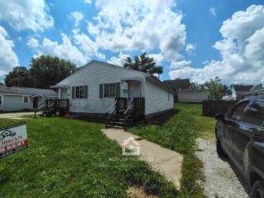 Main picture of 109 E 1st St