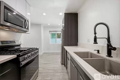 Main picture of W Ave 30