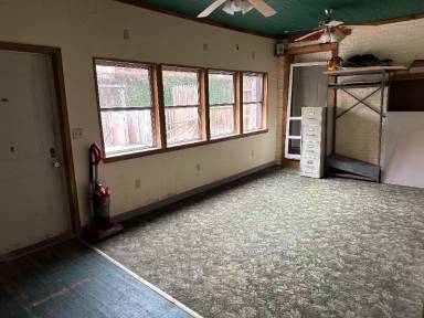 Main picture of 624 E Main St