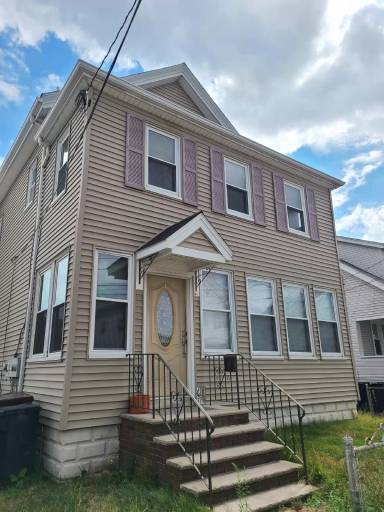 Main picture of 61 Winthrop St
