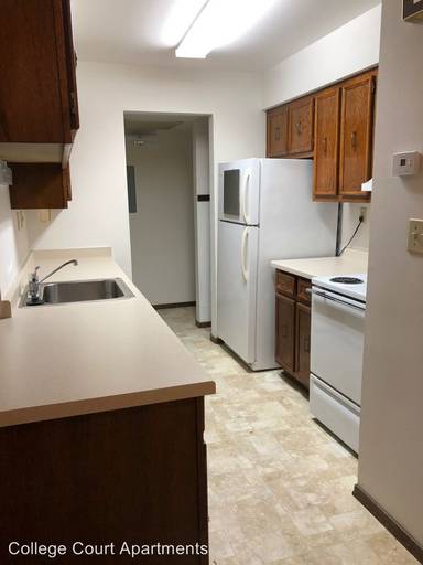 Main picture of College Court Apartments