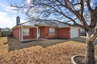 Main picture of 3105 103rd St