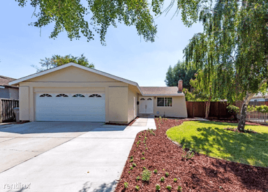 Main picture of 204 Vineyard Dr