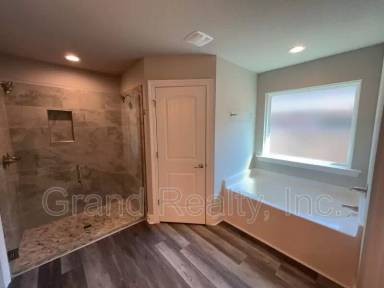 Main picture of 4483 Watkins St