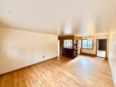 Main picture of 225 Elmwood Dr