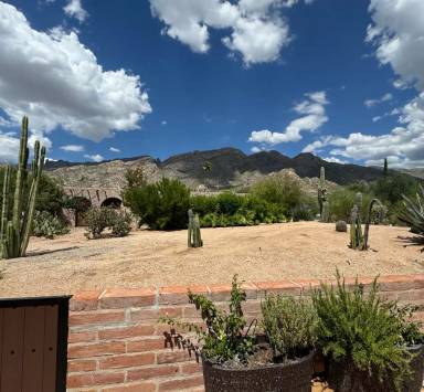 Main picture of 4715 E Apple Valley Pl