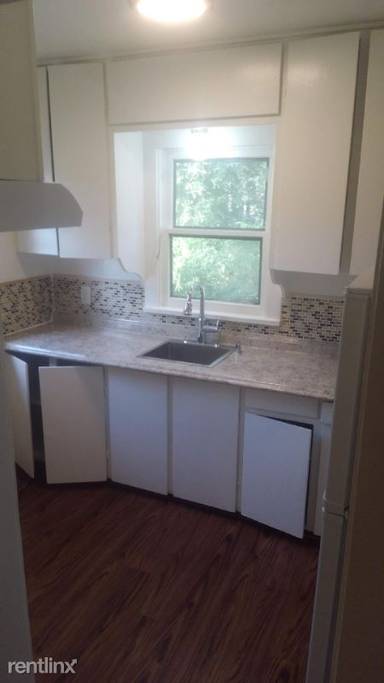 Main picture of 3953 Lakeshore Dr