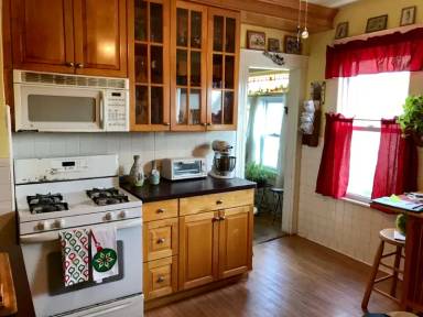 Main picture of 1553 W Broad St