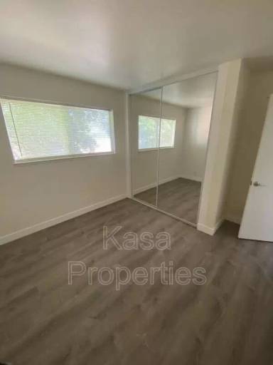 Main picture of 2315 Parker St
