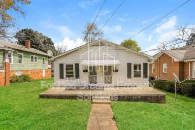 Main picture of 225 N Jackson Ave