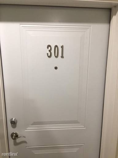 Main picture of 420 Broadway