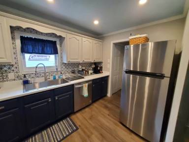 Main picture of 305 Fairview Dr