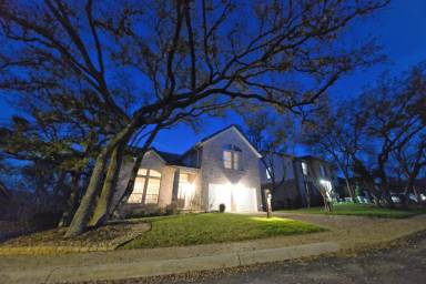 Main picture of 16310 Sacre Couer