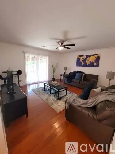 Main picture of 140 Stonehedge Dr