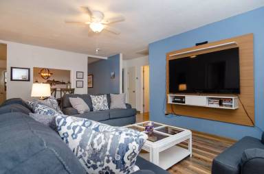 Main picture of 109 Fourth Ave N