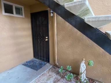 Main picture of 855 E Lexington Ave