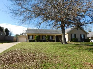 Main picture of 1211 Yorkshire Dr