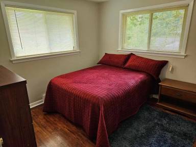 Main picture of 819 Thatcher Ave