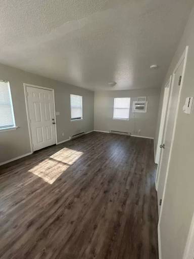 Main picture of 231 N Main St