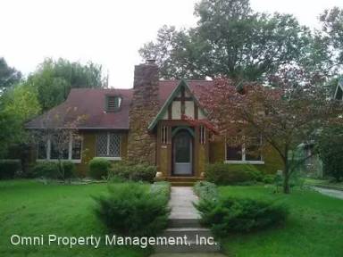 Main picture of 877 Sheridan St