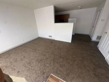 Main picture of 2500 Lindsay Ave