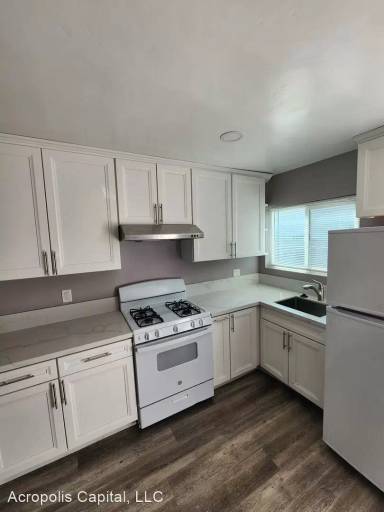 Main picture of 9206 Kenwood Dr