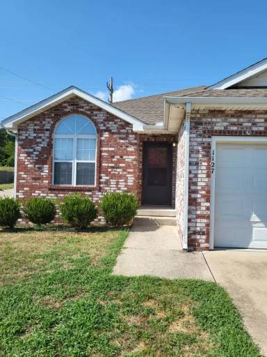 Main picture of 1127 Yuma St