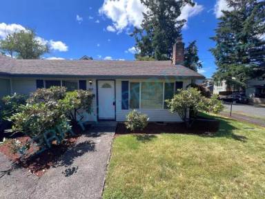 Main picture of 3520 SE 67th Ave