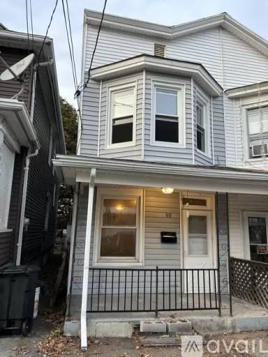 Main picture of 40 W Walter St