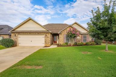 Main picture of 114 Somerset Park Dr