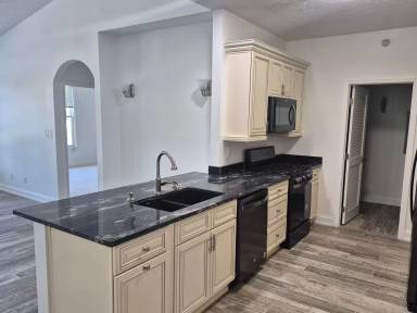 Main picture of 1000 Adams Pointe Blvd