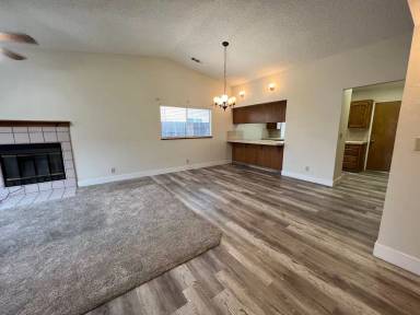Main picture of 1656 E North Way