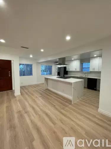 Main picture of 843 N Las Palmas Ave