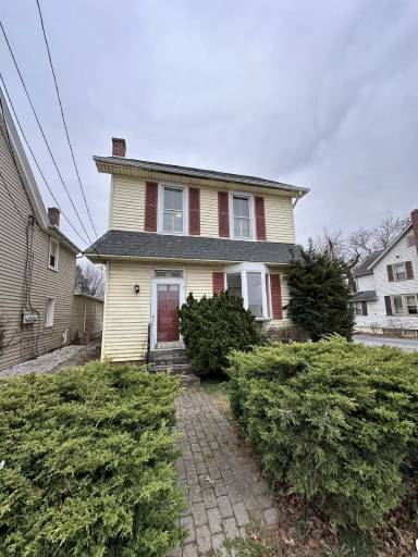 Main picture of 362 W Main St