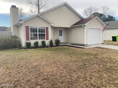 Main picture of 828 S Dogwood Ln