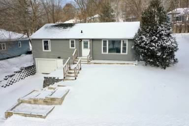 Main picture of 1501 10th St NE