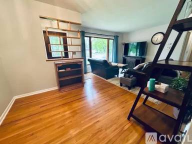 Main picture of 615 3rd Ave NE