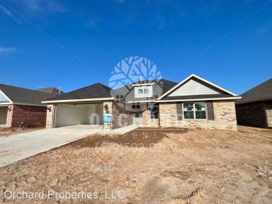 Main picture of 975 Sugar Pine St