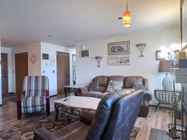 Main picture of 380 E 11th Ave