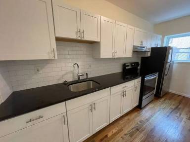 Main picture of 202 Broadway
