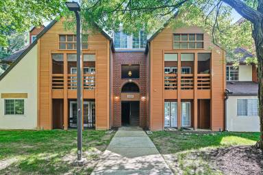 Main picture of 4906 Columbia Rd