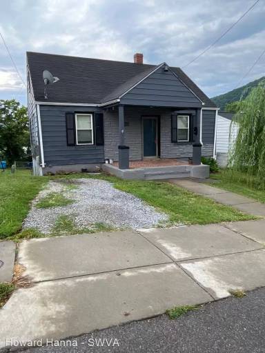Main picture of 943 Morehead Ave SE