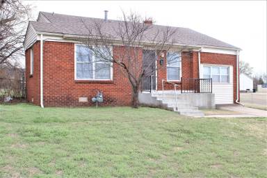 Main picture of 2200 NE 24th St