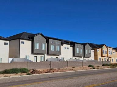Main picture of The Townhomes At Cross Hollow