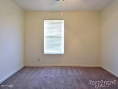 Main picture of Jefferson Square Apartments