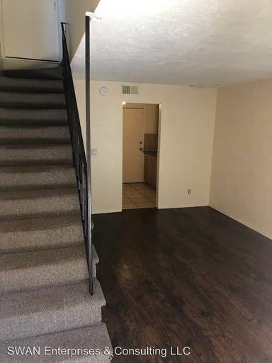 Main picture of 1109 Akron St
