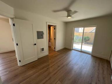 Main picture of 1504 NE Covington Ln